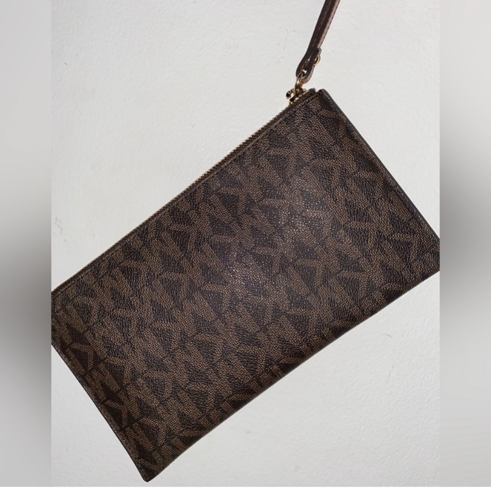 MICHAEL KORS LARGE WALLET WRISTLET